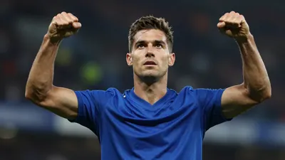 O FC Porto garantiu o empréstimo do mexicano Santiago Gimenez e prepara uma oferta pelo jovem brasileiro Gabriel Mec, de...