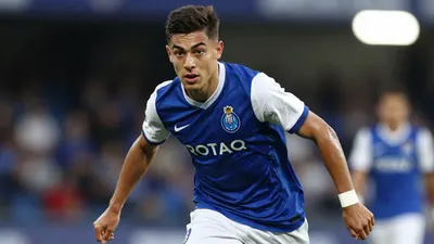 O FC Porto está em negociações com a Roma para a transferência do meio-campista português Rodrigo Mora, com a proposta...