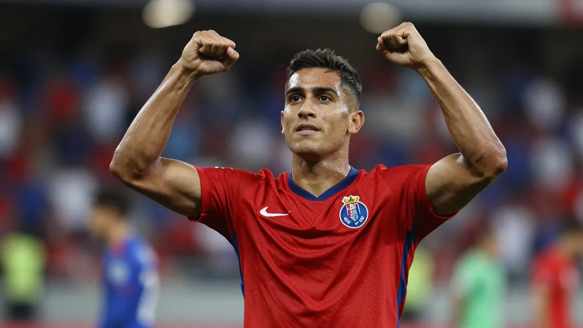 Porto está em negociações para trazer Santiago Giménez de volta do Milan