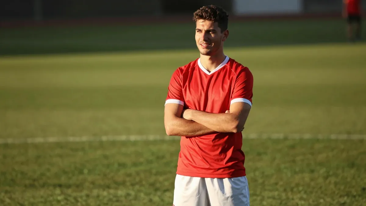 O antigo avançado Artur, que disputou vários clássicos, afirma que o FC Porto está coletivamente forte e tem tudo para...