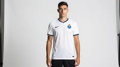 O FC Porto perdeu Gabriel Brás, que foi apresentado como reforço do NEC