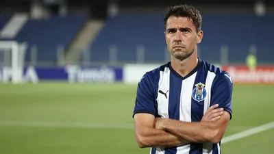 O FC Porto protestou contra o estado do relvado no Estádio Cidade de Coimbra antes da Supertaça
