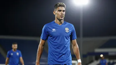 O FC Porto enfrenta o Arouca no Estádio do Dragão, com Farioli alertando para o bom momento do adversário