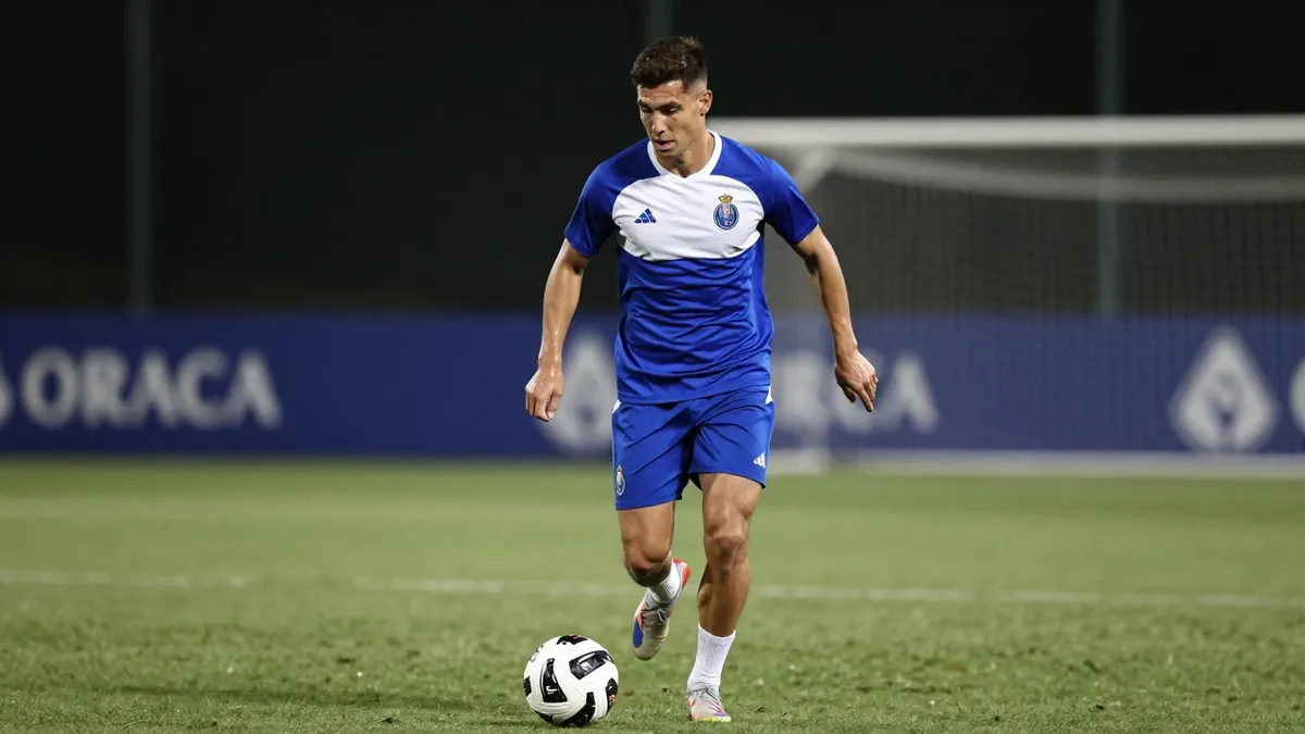 O FC Porto enfrenta desafios com sete jogadores lesionados, incluindo Cláudio Ramos e Alan Varela, antes do jogo contra o...