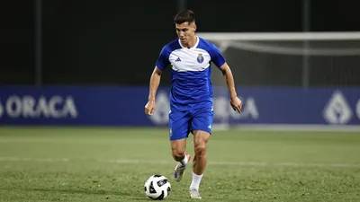 O FC Porto enfrenta desafios com sete jogadores lesionados, incluindo Cláudio Ramos e Alan Varela, antes do jogo contra o...