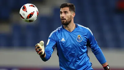 O FC Porto enfrenta desafios para defender o título, após ter quebrado um jejum de três temporadas sem a conquista do...