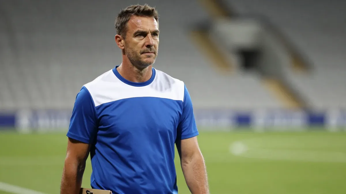 Marcão, ex-volante do Fluminense, permanece como interino técnico e comandará a equipe contra o Remo, às 16h, no Maracanã