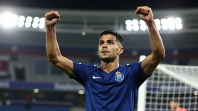 O FC Porto B venceu a Oliveirense por 2-0 em jogo de preparação